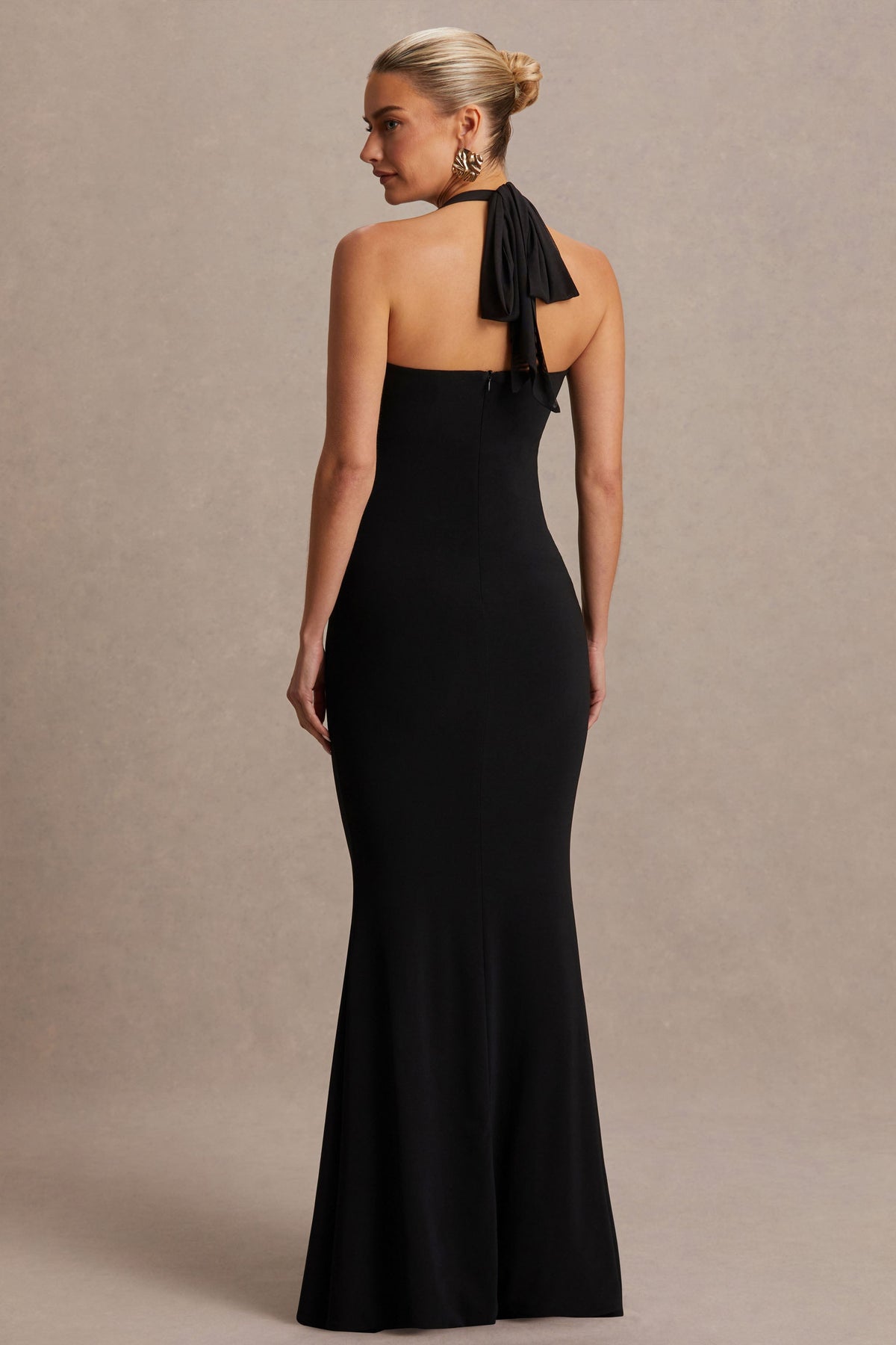 Avielle | Vestido Largo Halter, Color Negro
