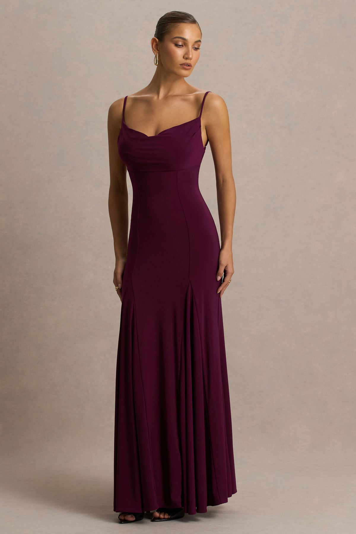Gabbie | Vestido Largo Burdeos Con Escote Drapeado y Espalda De Malla