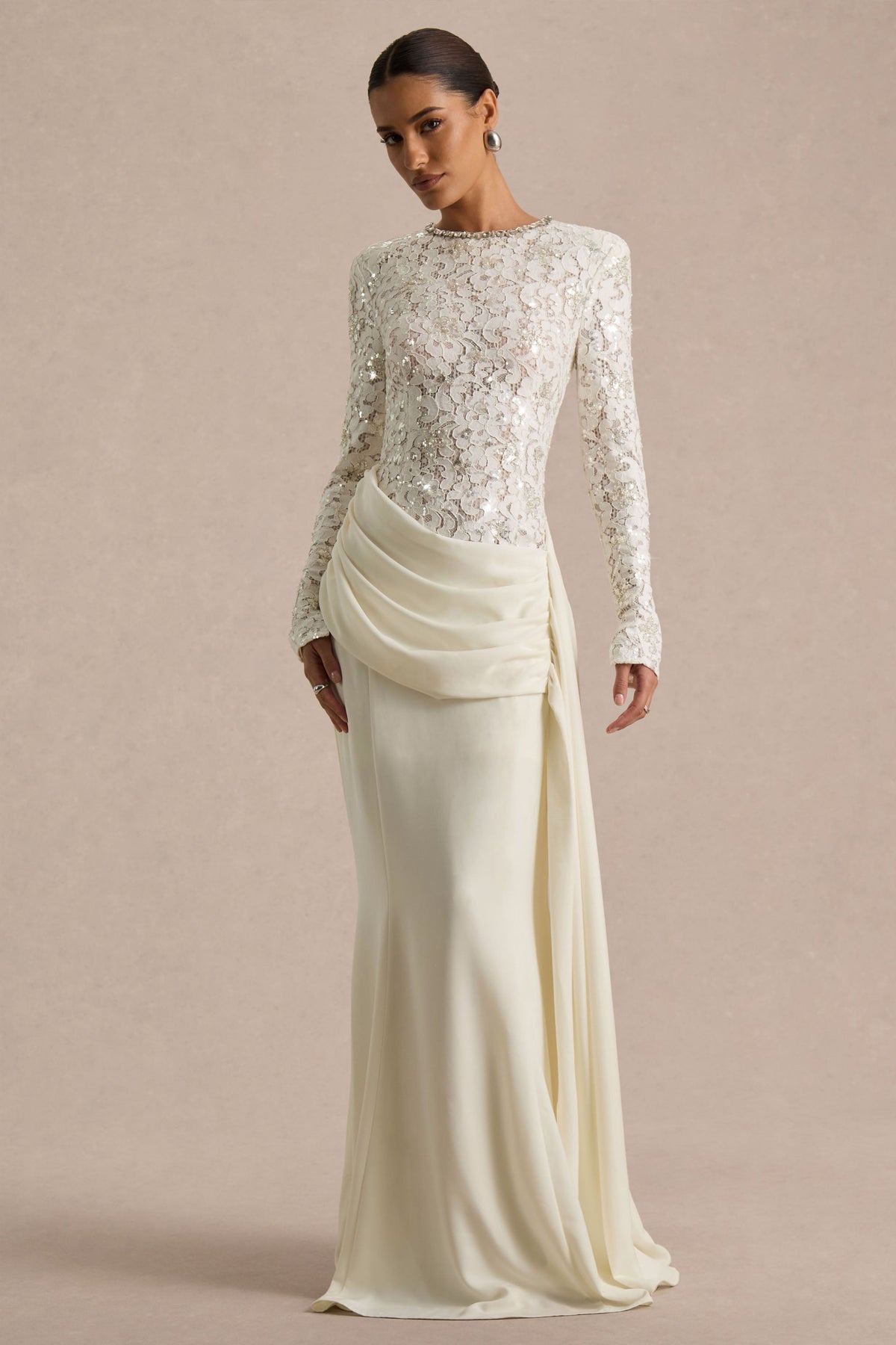 Beau | Vestido Largo de encaje crudo con escote alto y detalle drapeado