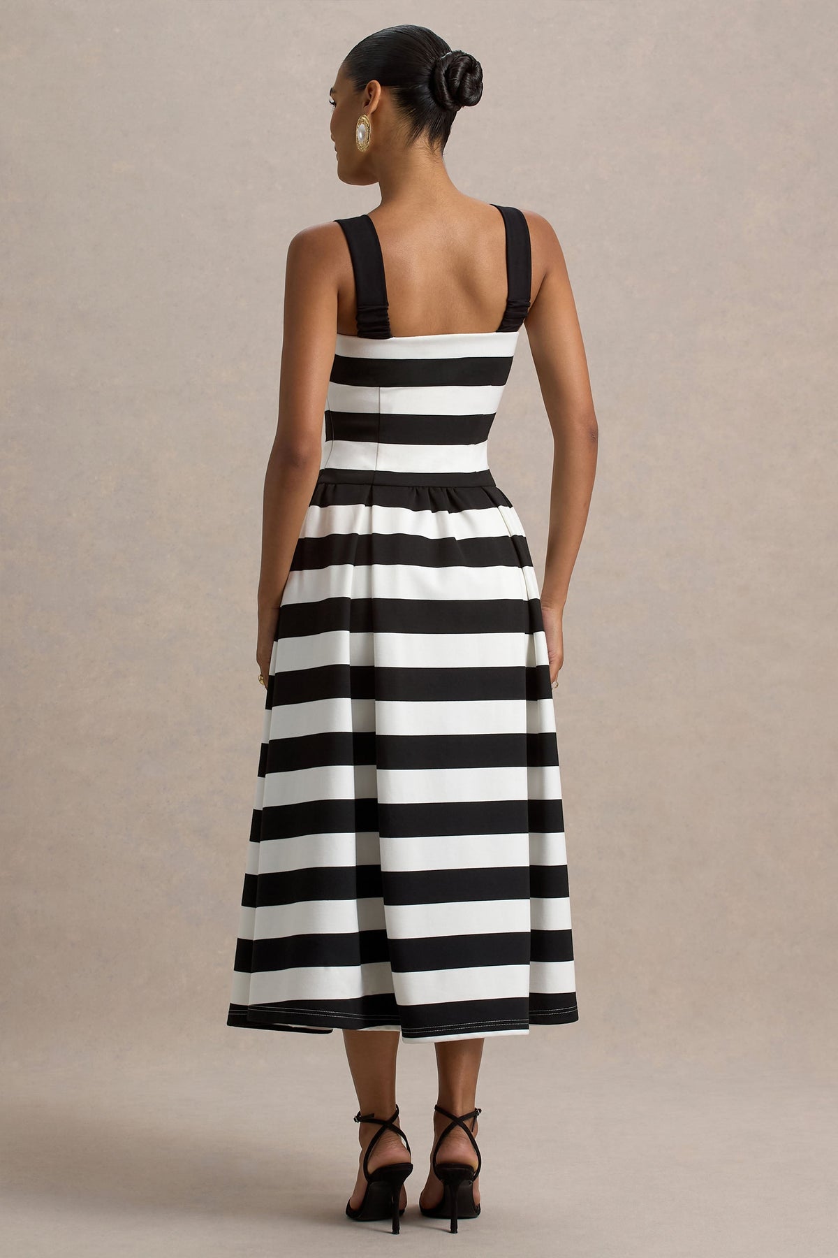 Monte Carlo | Vestido midi de rayas blanco y negro con escote cuadrado