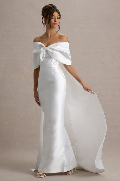 Wanting More | Vestido largo blanco roto con escote bardot y detalle de capa trasera