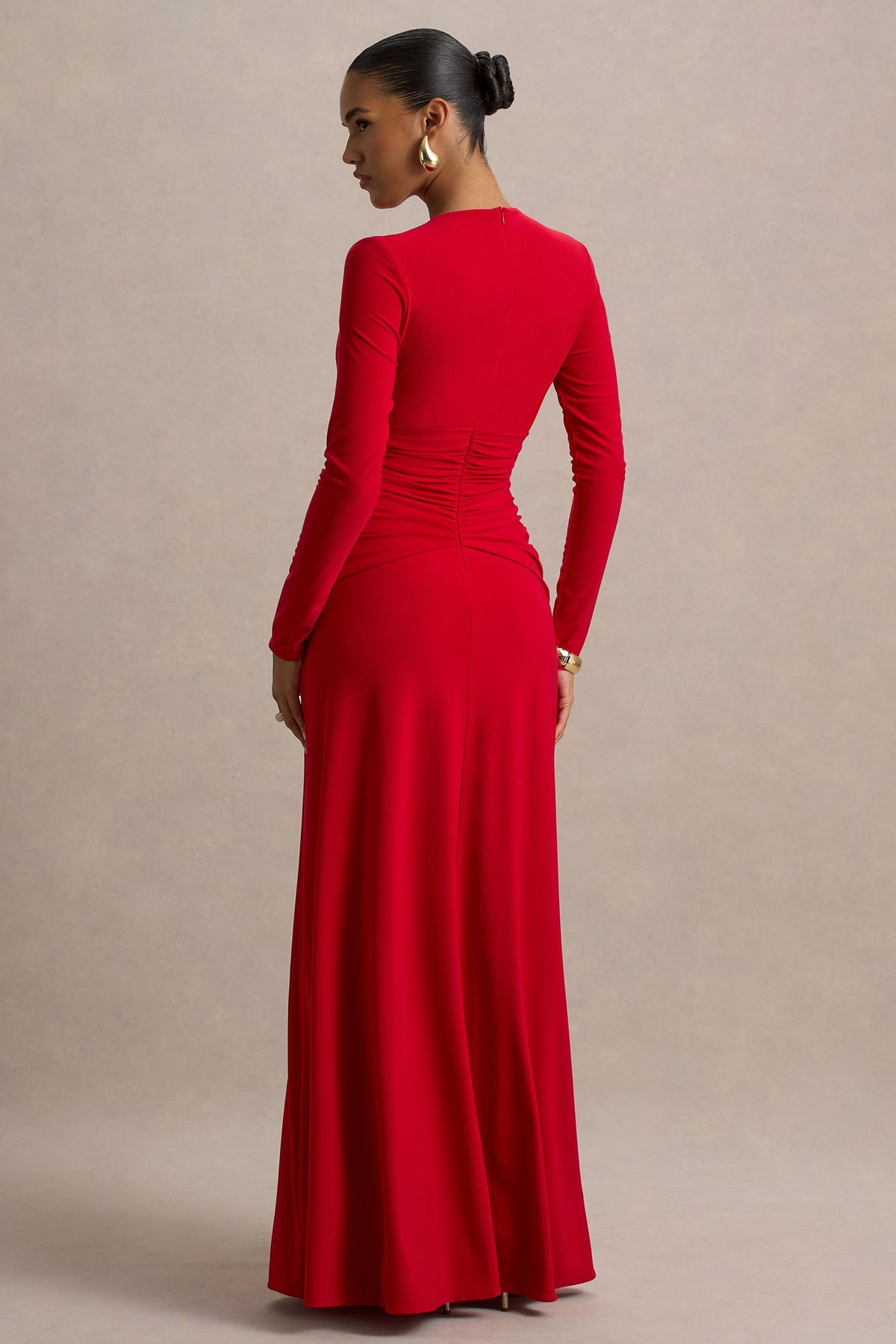 Estrella | Vestido largo rojo de mangas largas y detalle cruzado en la cintura
