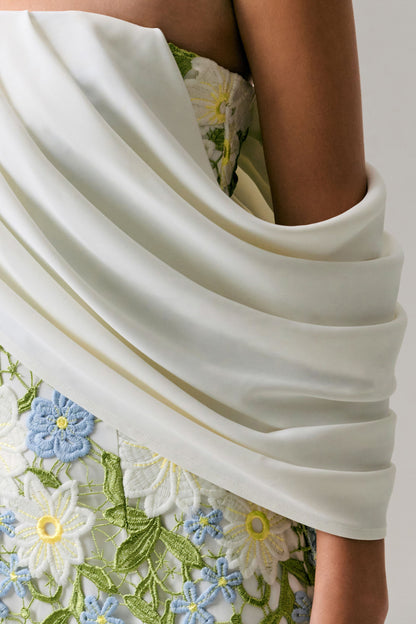 Entitled | Vestido Midi con Estampado Floral Crema y Escote Bardot con Detalles de Encaje