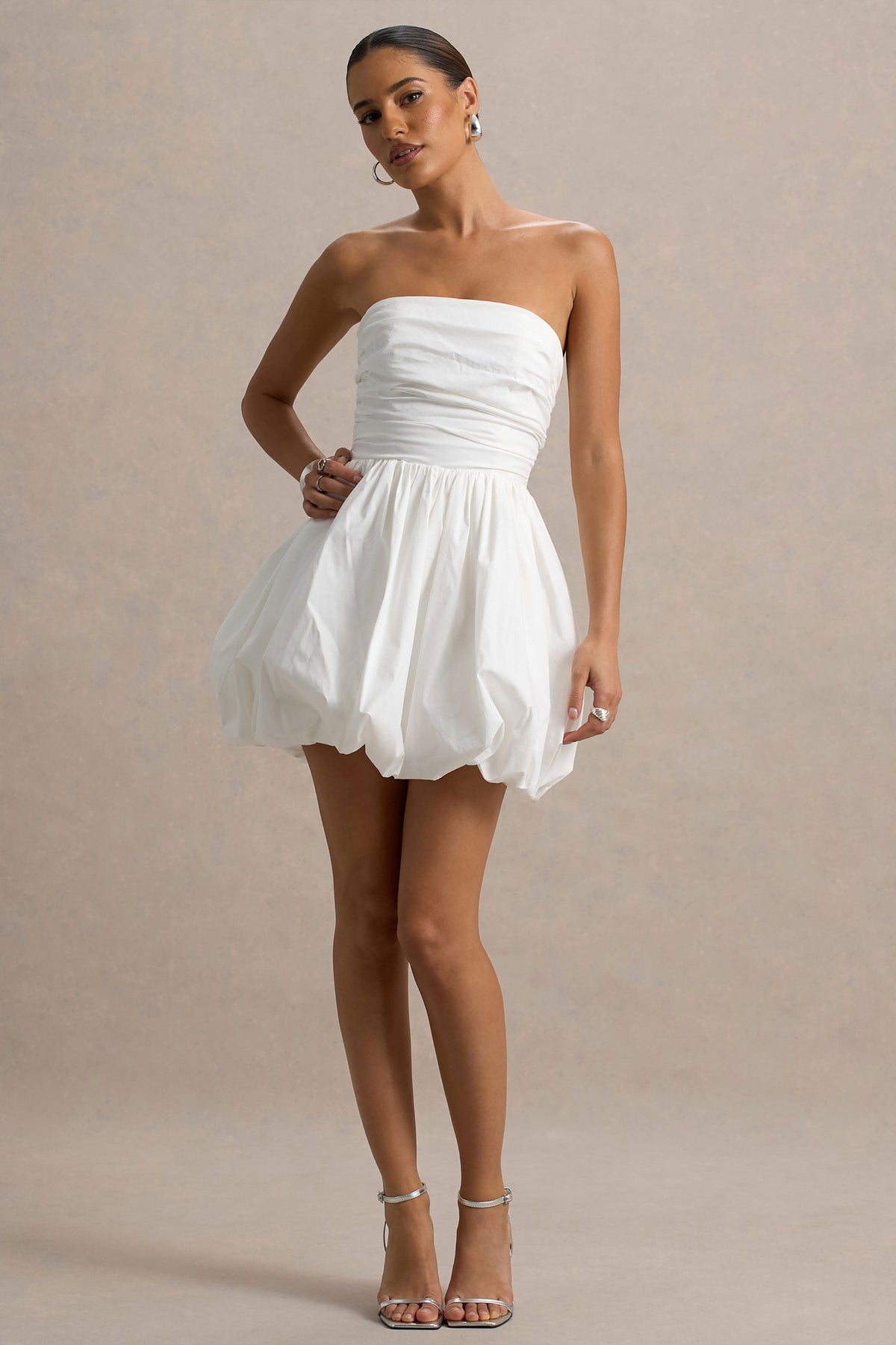 Faye | Vestido corto blanco con escote bandeau y falda puff ball