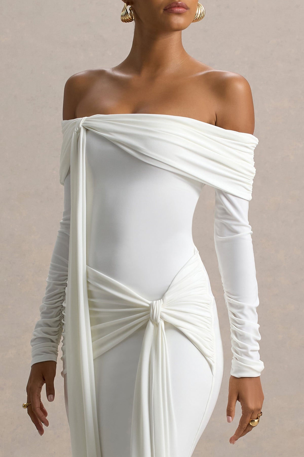 Jovie | Vestido largo blanco entallado con detalles de nudo y drapeado