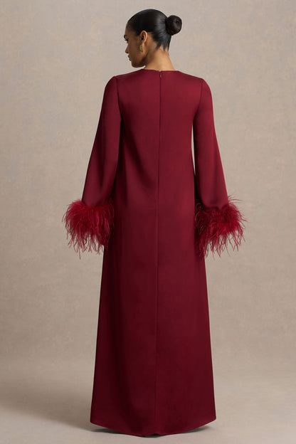 Adella | Vestido Largo de Satén Burdeos con Detalle de Plumas