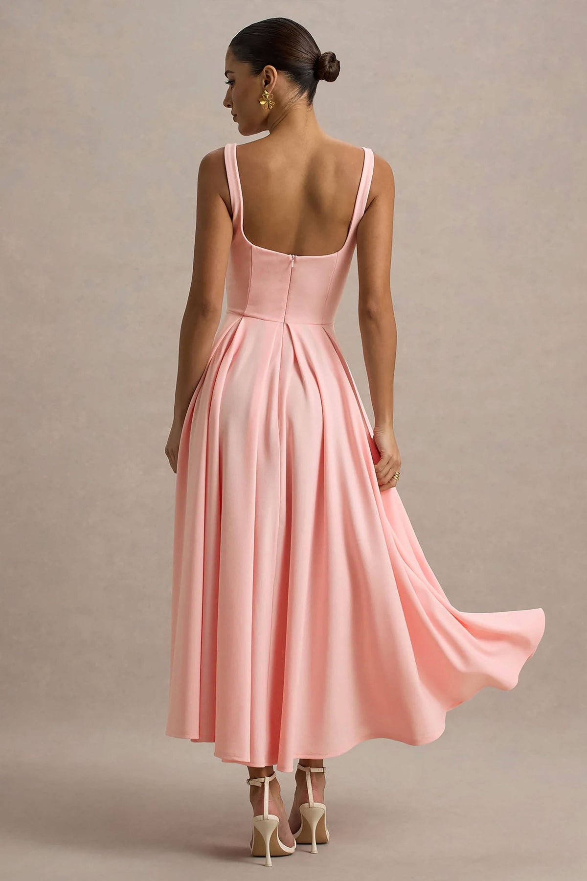 Parina | Vestido midi rosa claro con escote cuadrado y falda voluminosa