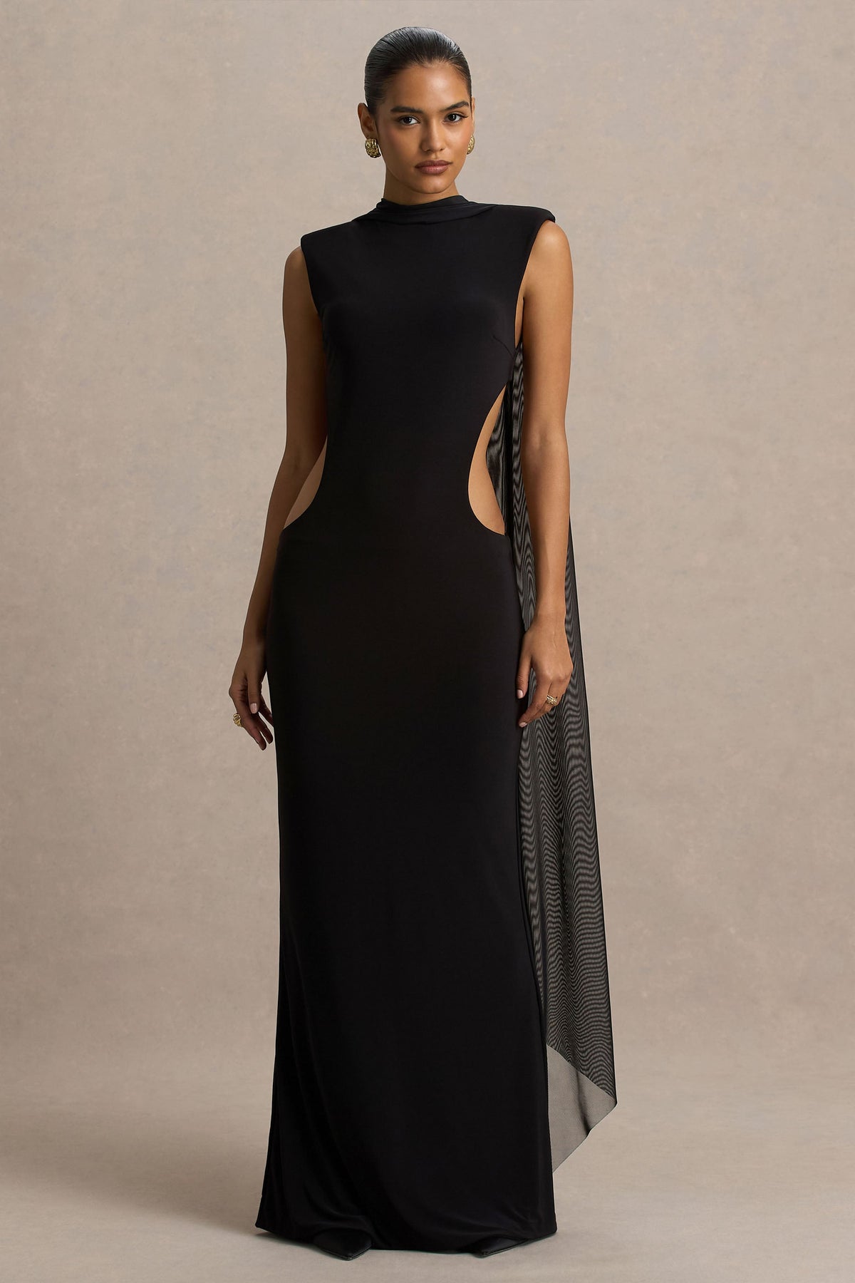 Katara | Vestido Largo Negro de Cuello Alto con Recortes