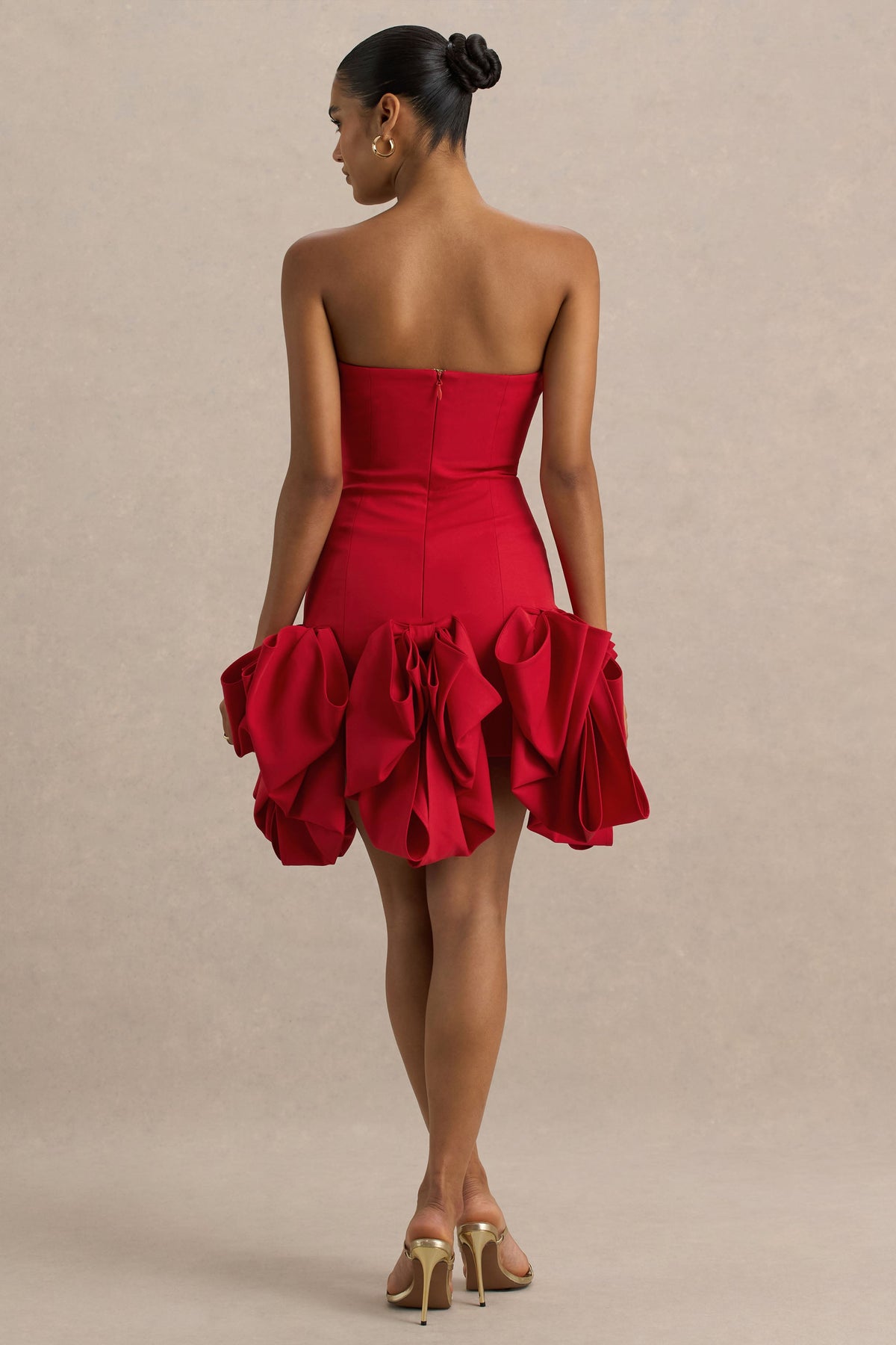 Erica | Vestido rojo corto con escote bandeau y falda globo