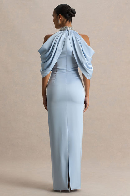 Sulliana | Vestido largo azul empolvado de satén con cuello alto adornado y mangas tipo capa