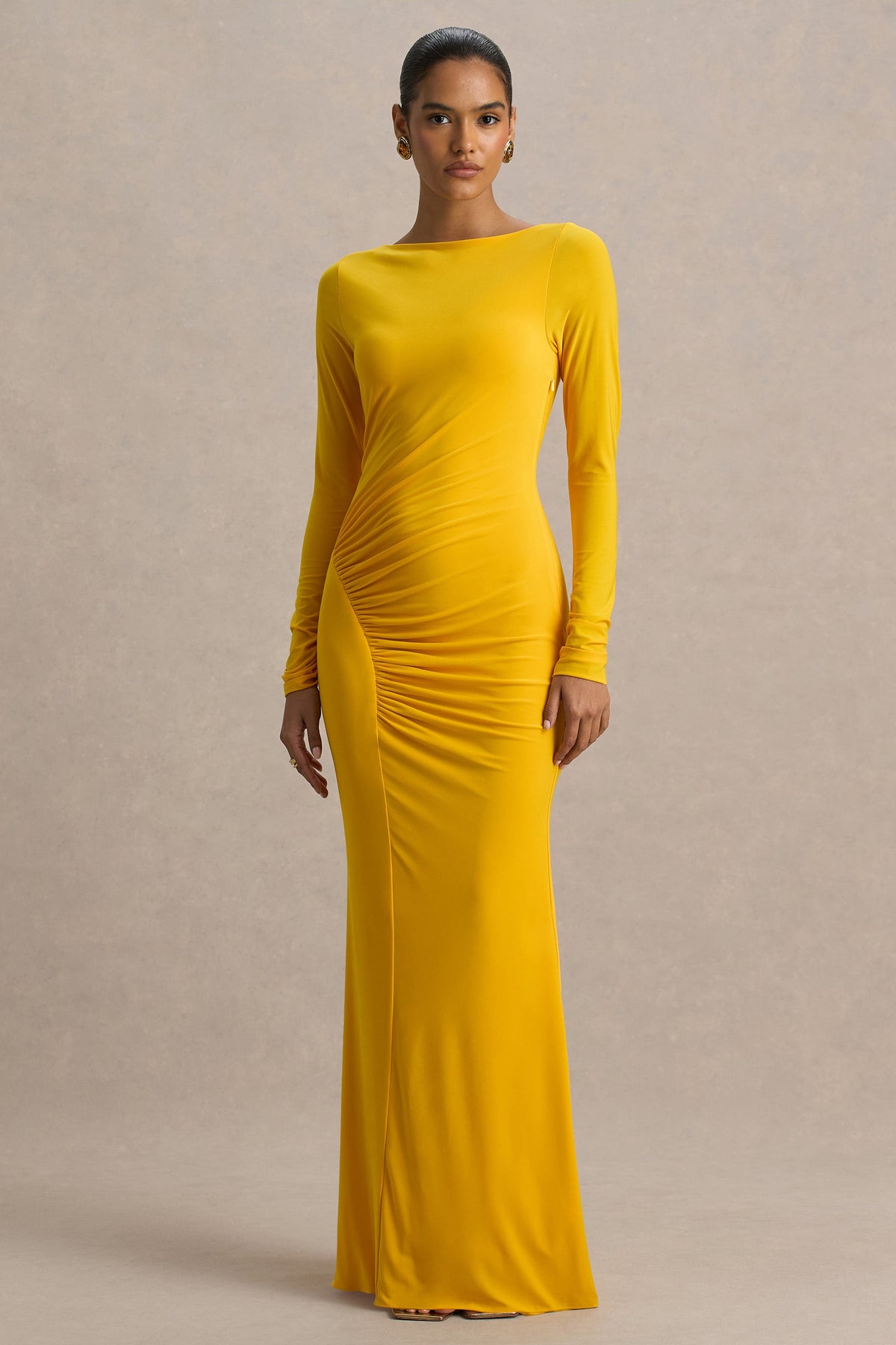 Diva | Vestido Largo Amarillo Con Escote Rasgado y Detalle Fruncido