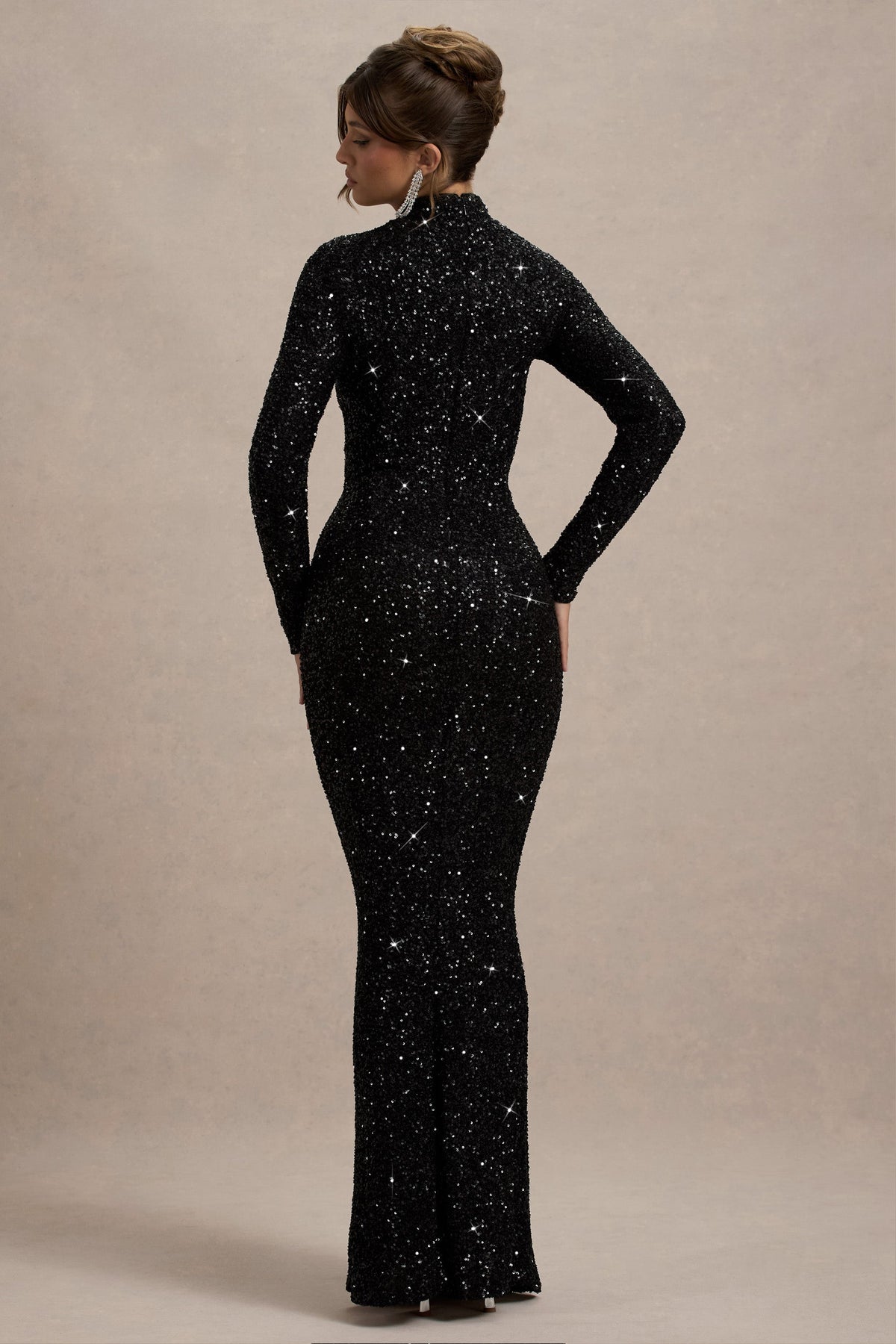 Galaxy | Vestido largo Negro de Lentejuelas con Cuello Alto y Manga Larga