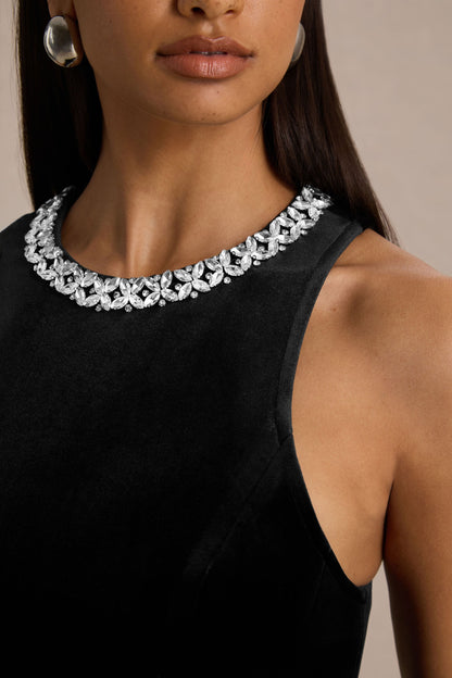 Meva | Vestido corto negro de terciopelo con cuello alto ornamentado