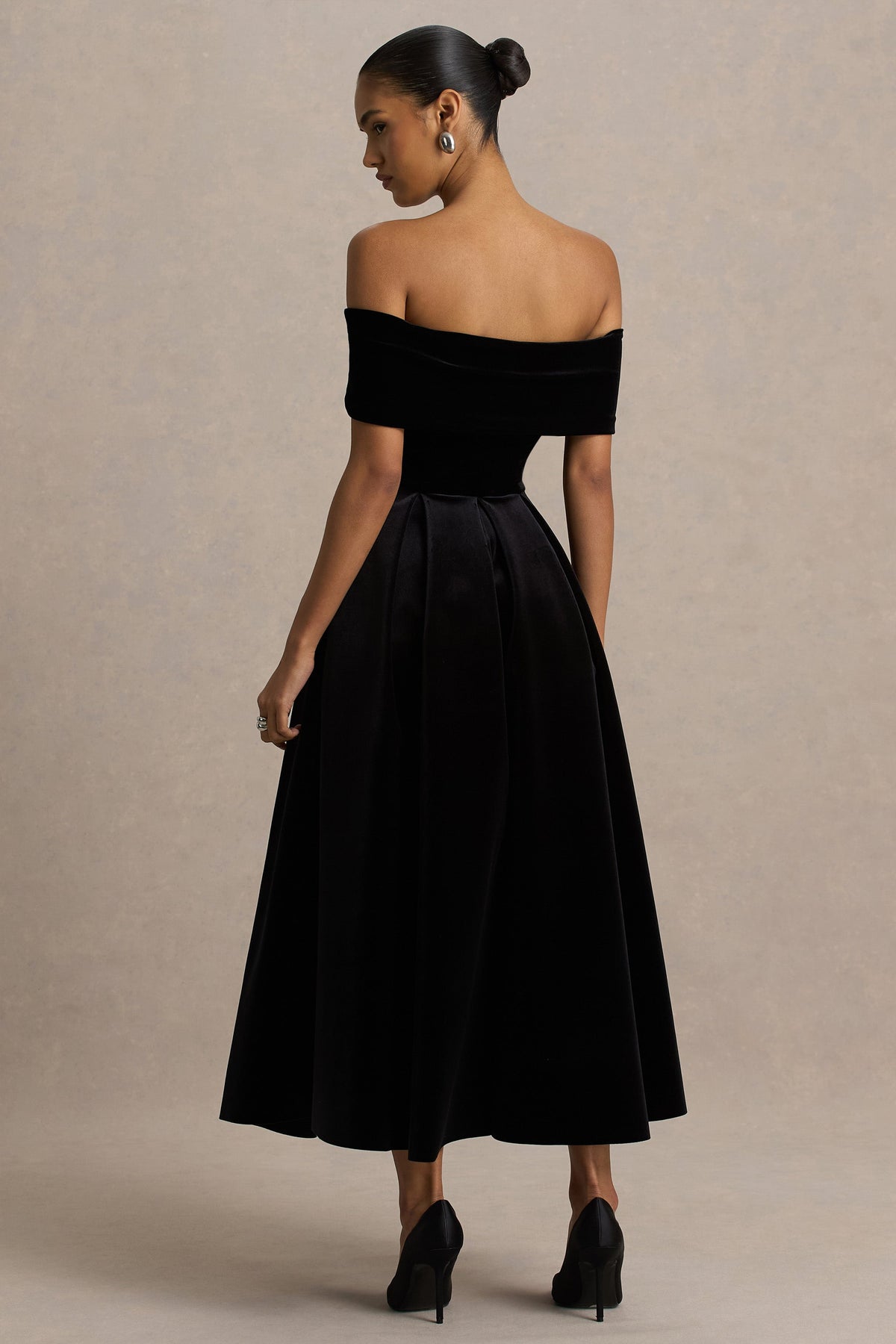 Ablaze | Vestido Midi Negro Con Escote Bardot