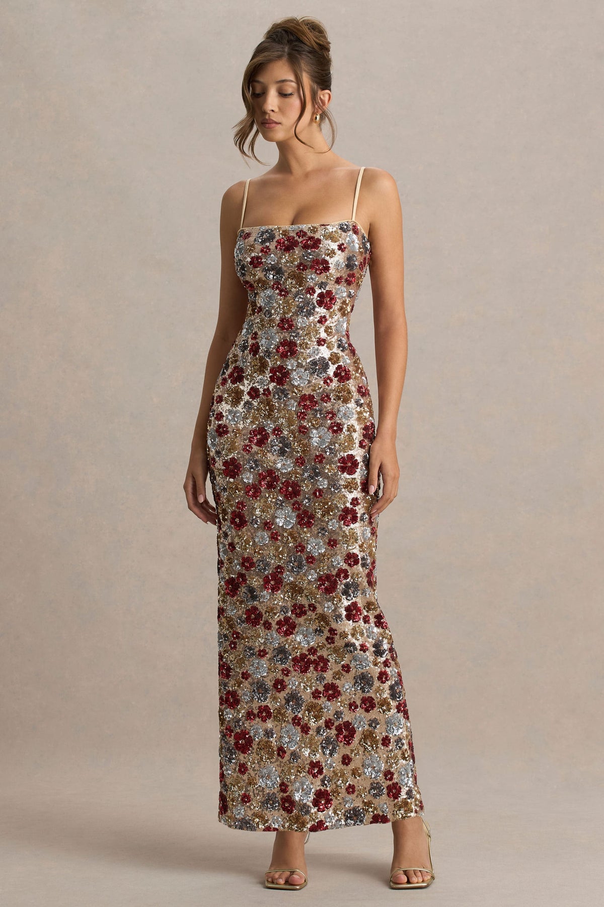 Vitora | Vestido largo rojo de lentejuelas con estampado floral y escote cuadrado