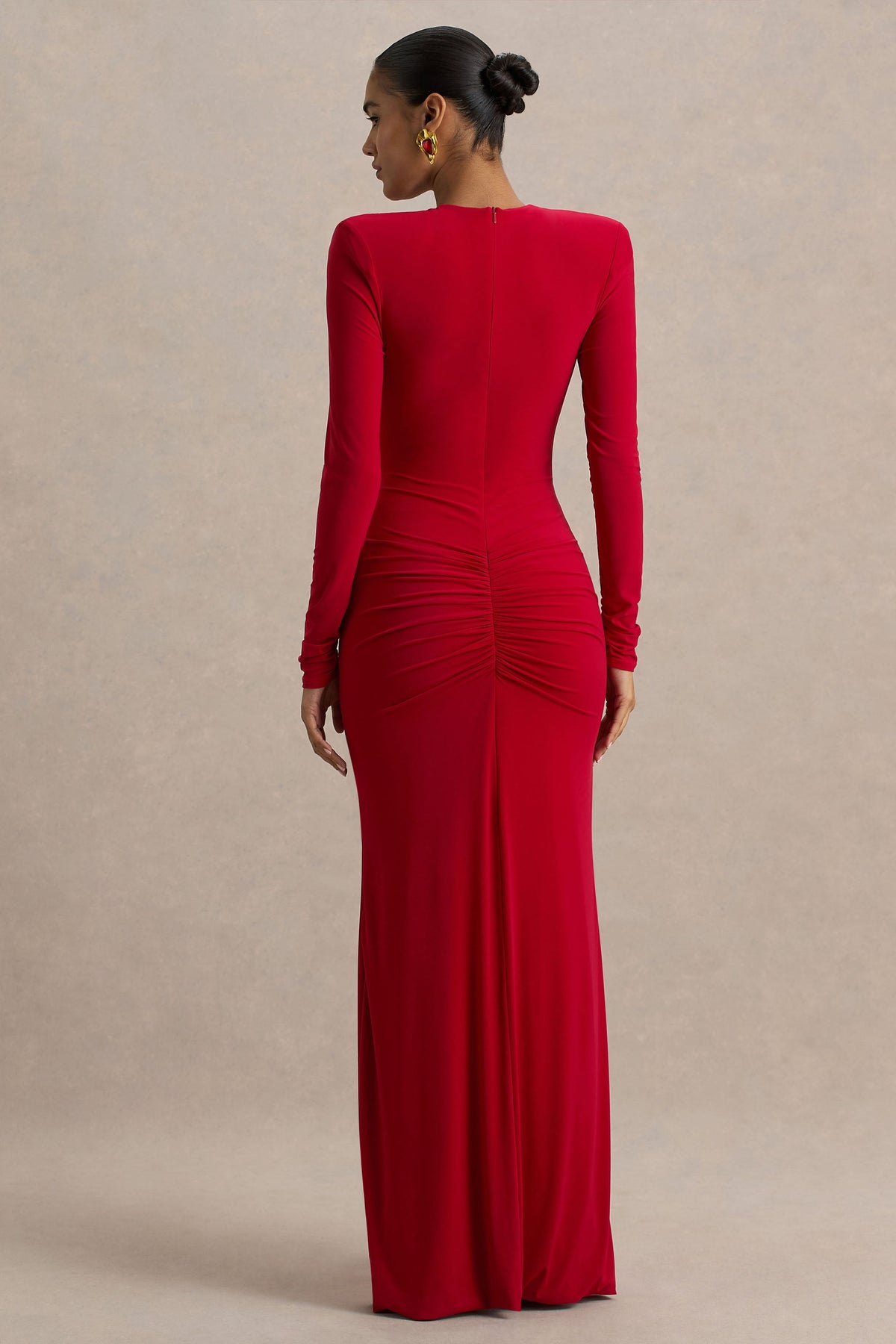 Jewel | Vestido Largo Rojo con Escote Pronunciado Abertura Frontal y Detalles Fruncidos