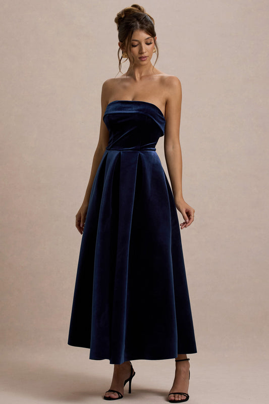 Addina | Vestido largo de terciopelo en azul marino con falda plisada