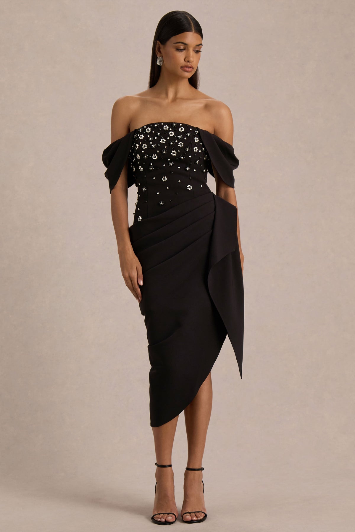 Sylvia | Vestido Midi Negro con Escote Bardot, Bordado y Falda Envolvente Drapeada