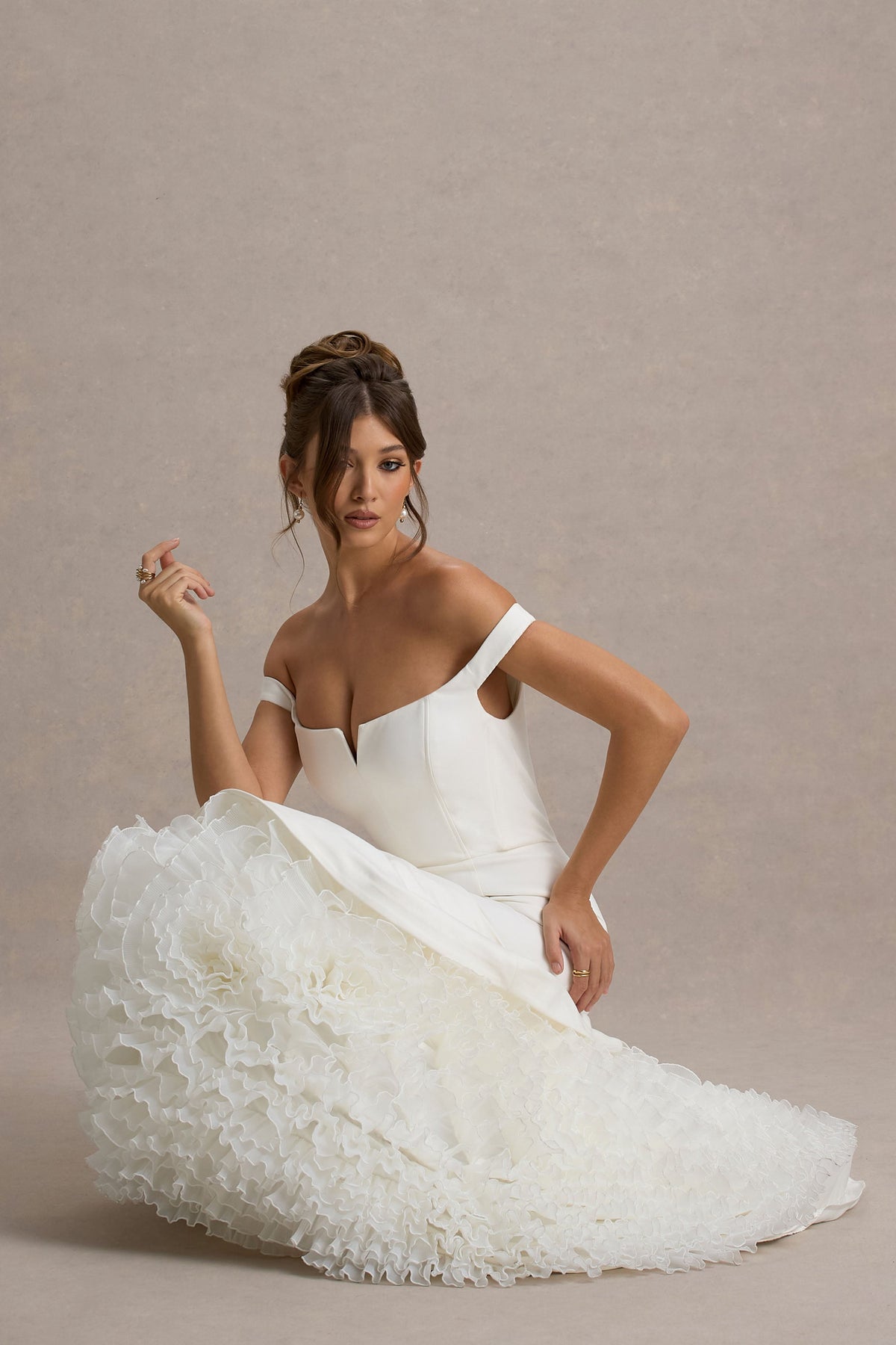 The Greatest | Vestido Largo con escote en V y falda de tul en color blanco