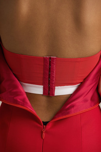 Erica | Vestido rojo corto con escote bandeau y falda globo