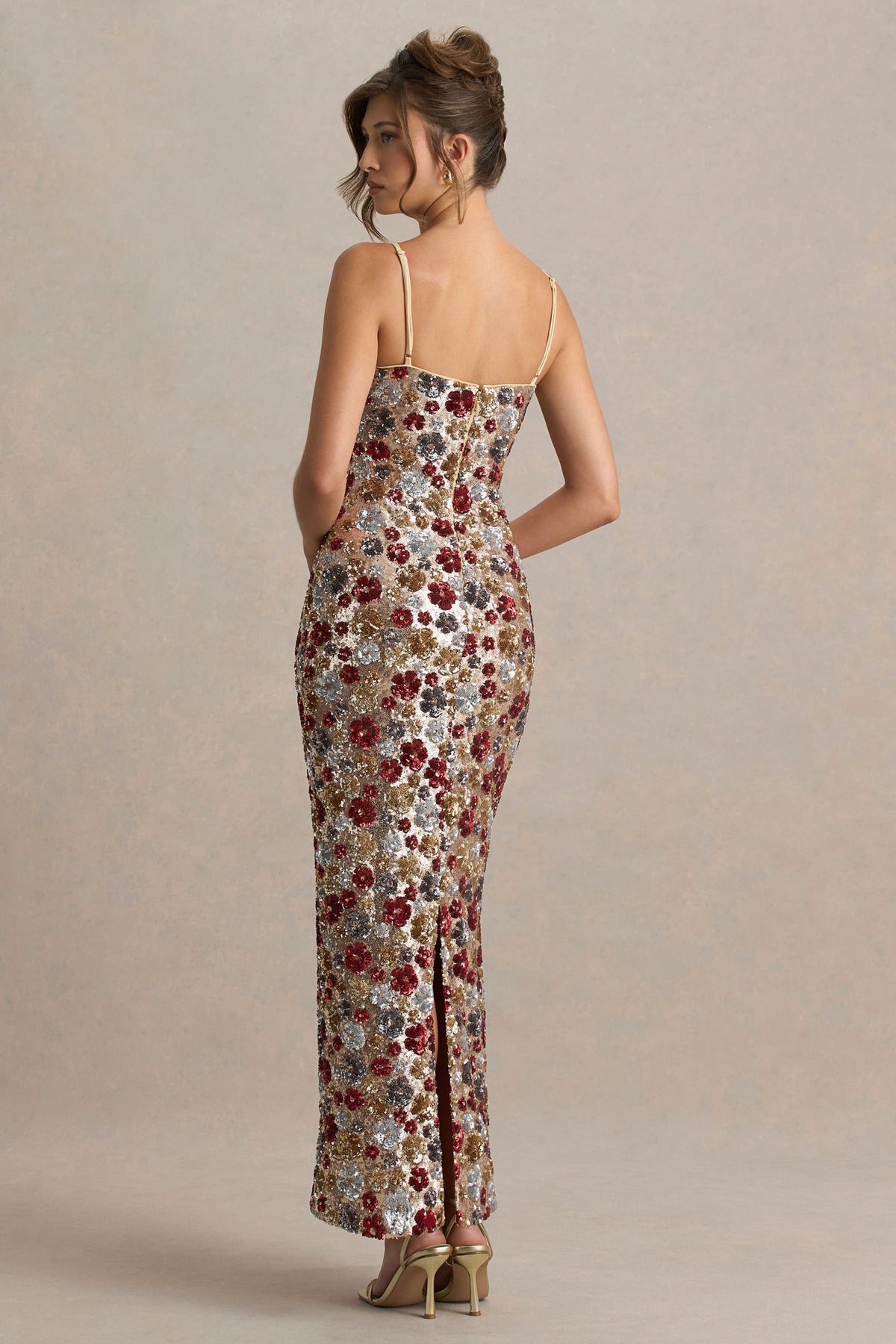 Vitora | Vestido largo rojo de lentejuelas con estampado floral y escote cuadrado
