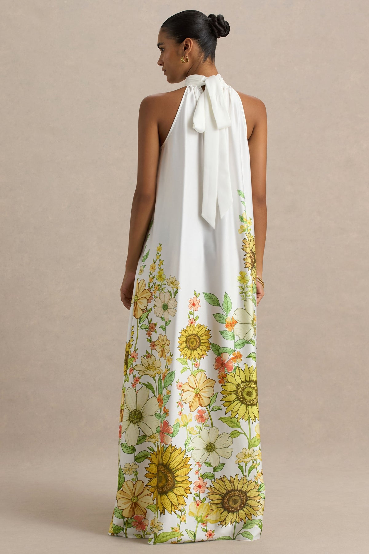 Glide | Vestido largo satinado con detalle de cuello con lazo y estampado de girasoles