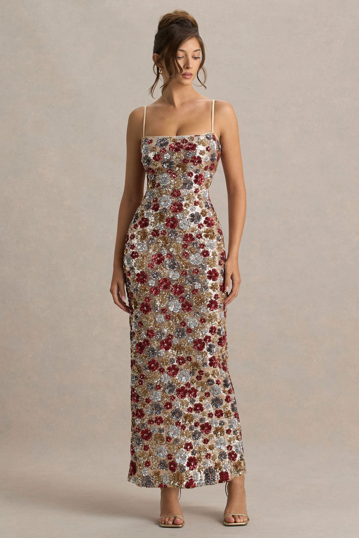 Vitora | Vestido largo rojo de lentejuelas con estampado floral y escote cuadrado