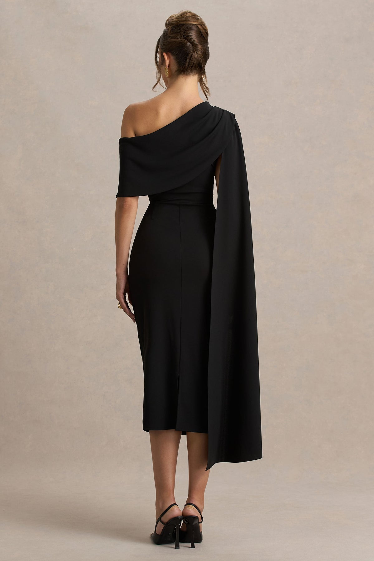 Leah | Vestido Midi Burdeos De Escote Asimétrico Con Manga Capa y Detalle Drapé